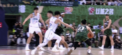👍南京赢球功臣！利夫13中6砍下19分13篮板4封盖